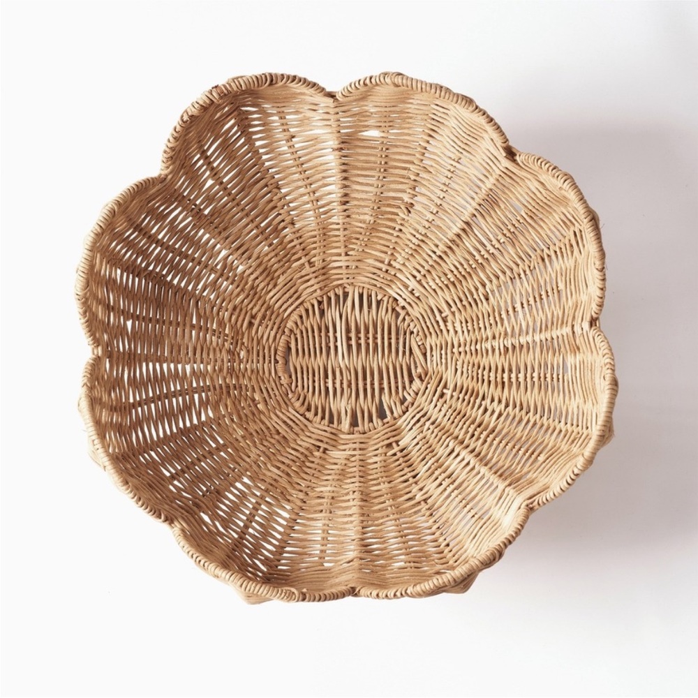 13.5" Scalloped Rattan Pedestal Bowl - Home Decor Collection - Picture 3 of 5